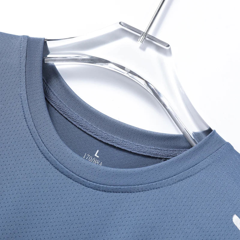 Camiseta masculina para esportes.