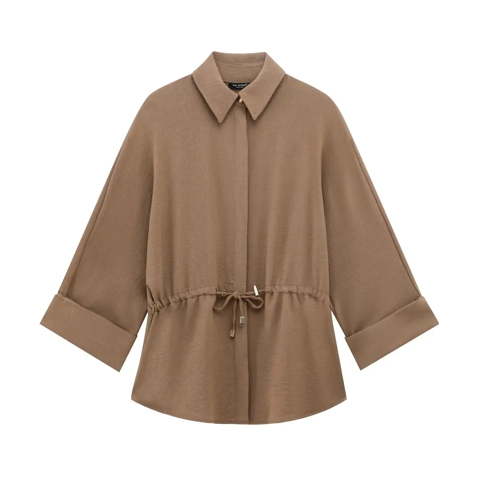 Conjunto feminino calça, com camisa de manga comprida.