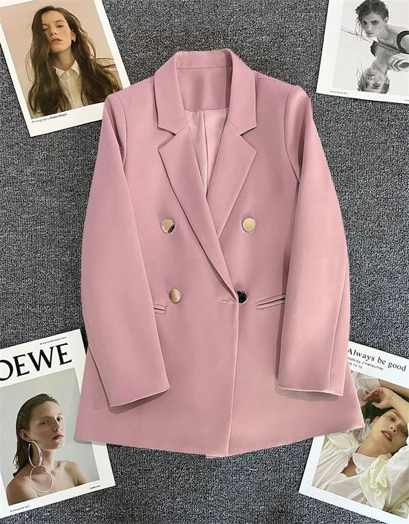 Blazer feminino elegante de manga comprida com fivela metálica. Modelagem pequena.