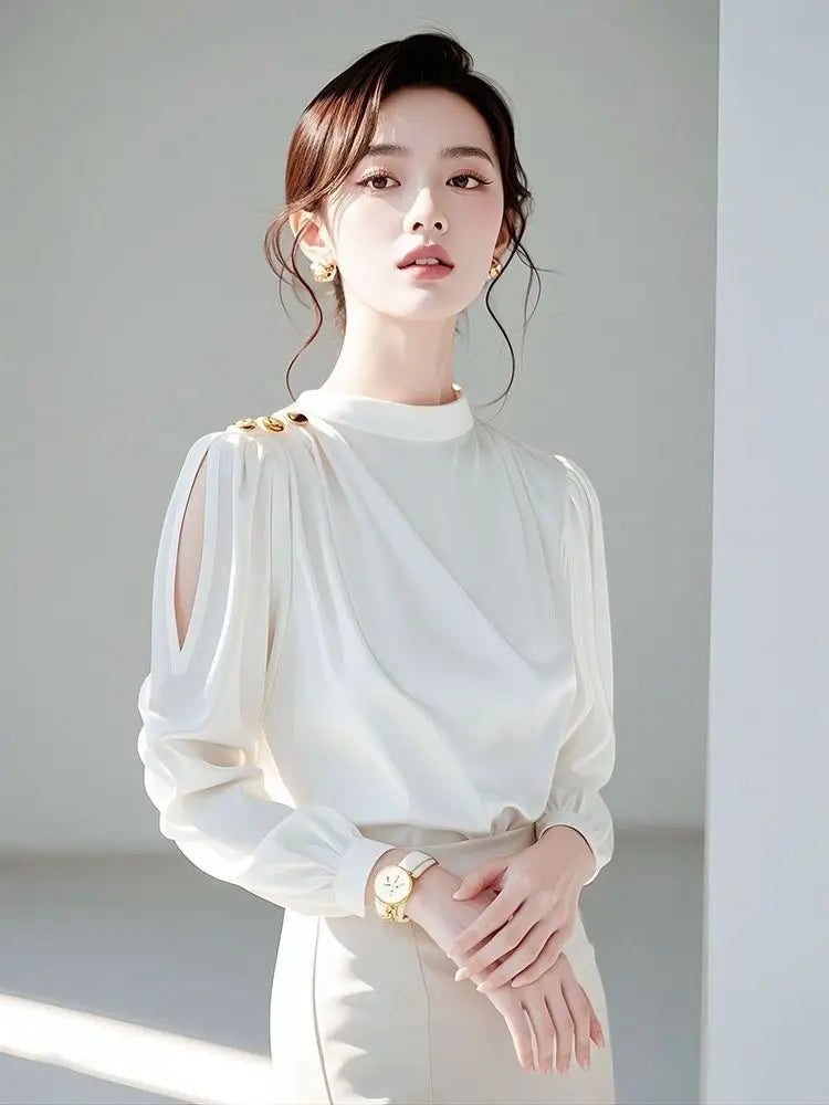 Blusa feminina moderna e sofisticada.