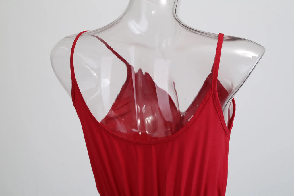 Macacão feminino sexy, com costas abertas, decote em V profundo e cordão ajustável.