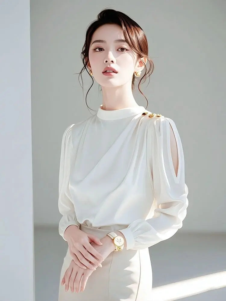 Blusa feminina moderna e sofisticada.