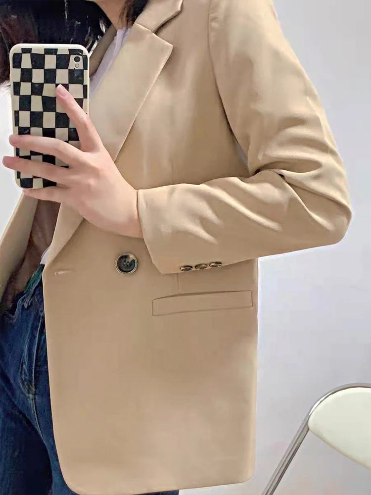 Blazer, elegante e sofisticado, básico, versátil.