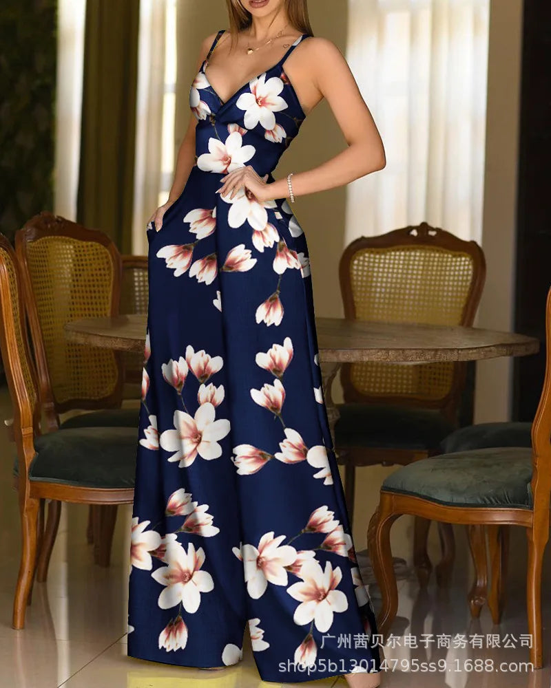 Macacão estampa floral, pernas largas.